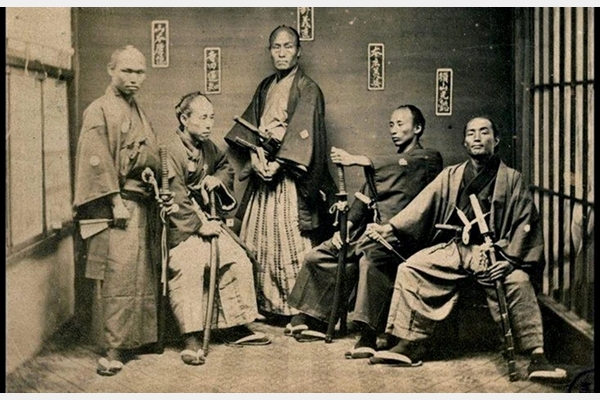 Lòng trung thành của Samurai: 7 lần đổi chủ mới là một võ sĩ?