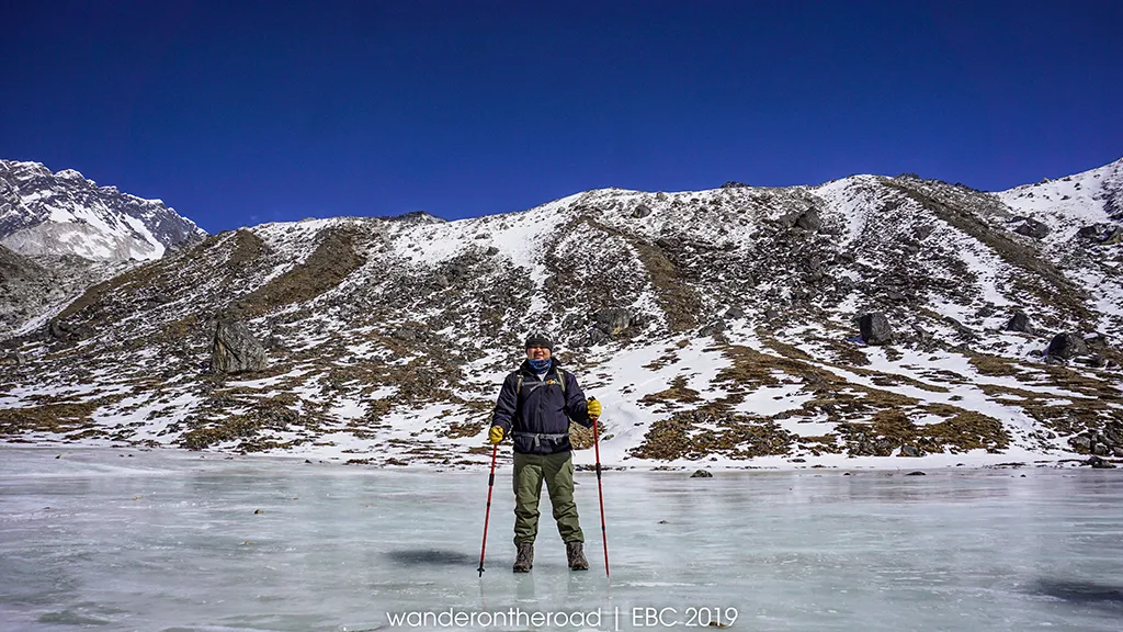Ánh sáng le lói dẫn đường trong đêm tối