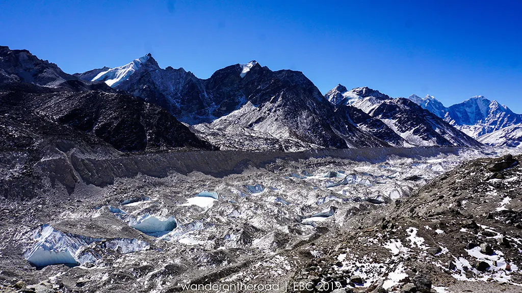 Cảnh sắc mờ ảo khi nghi lễ kết thúc