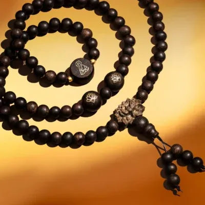 Alternative view of Vòng Tay 108 Kim Bảo Liên - Trầm Hương Việt Nam VIP Khảm Vàng