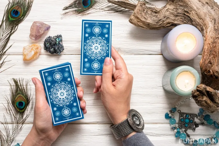 Các bước thực hiện bói bài Tarot chuẩn mực cho người mới bắt đầu
