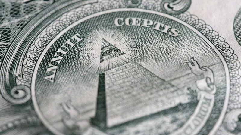 Thiên Nhãn trên tờ 1 đô la Mỹ, nằm phía trên kim tự tháp gồm 13 bậc, tượng trưng cho 13 tiểu bang đầu tiên